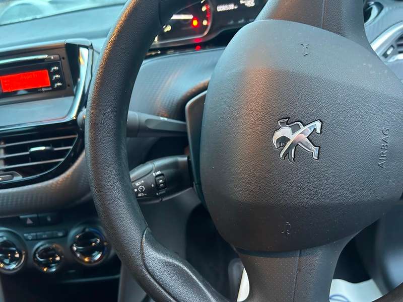 2017 PEUGEOT 2008 2017 PEUGEOT 2008