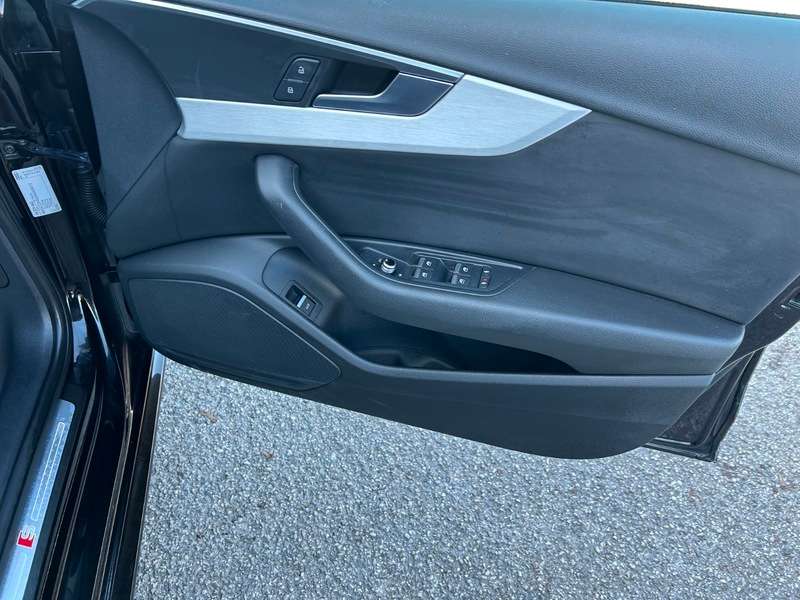 2017 AUDI A4 2017 AUDI A4