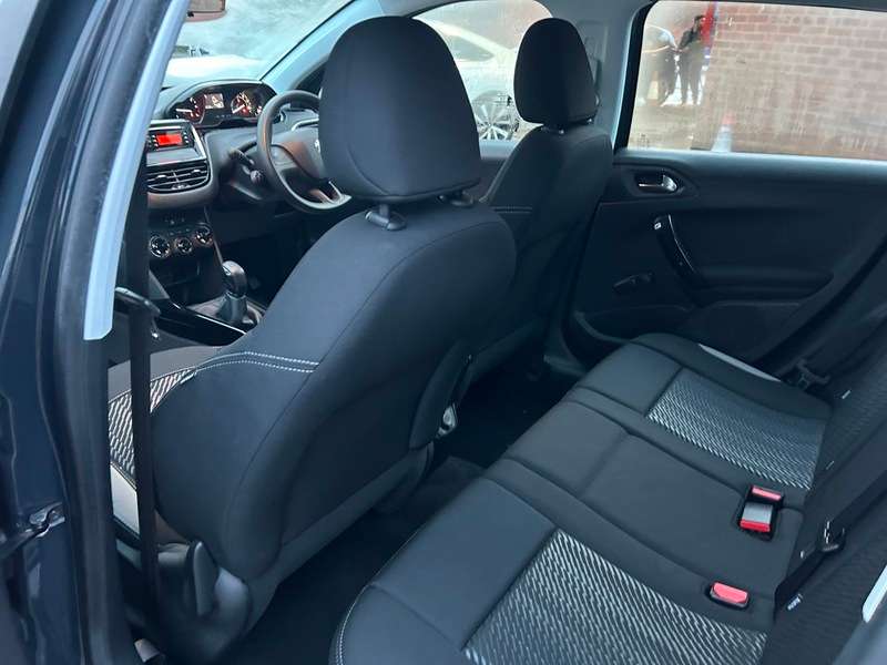 2017 PEUGEOT 2008 2017 PEUGEOT 2008