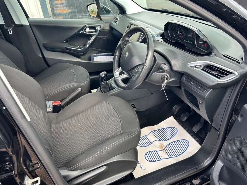 2017 PEUGEOT 208 2017 PEUGEOT 208