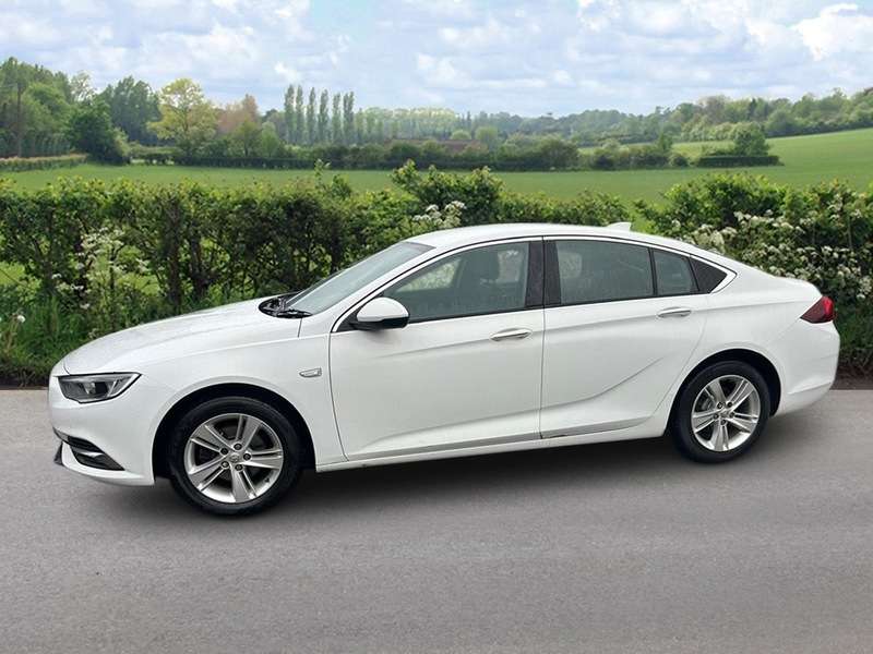 A 2017 VAUXHALL INSIGNIA GRAND SPORT TECH LINE NAV ECOTEC A 2017 VAUXHALL INSIGNIA GRAND SPORT TECH LINE NAV ECOTEC