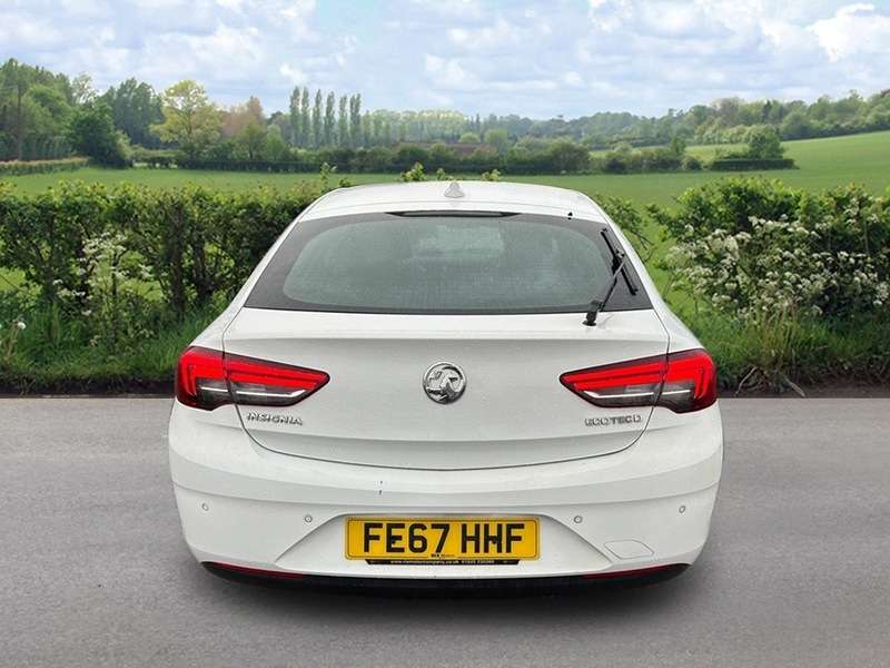 A 2017 VAUXHALL INSIGNIA GRAND SPORT TECH LINE NAV ECOTEC A 2017 VAUXHALL INSIGNIA GRAND SPORT TECH LINE NAV ECOTEC