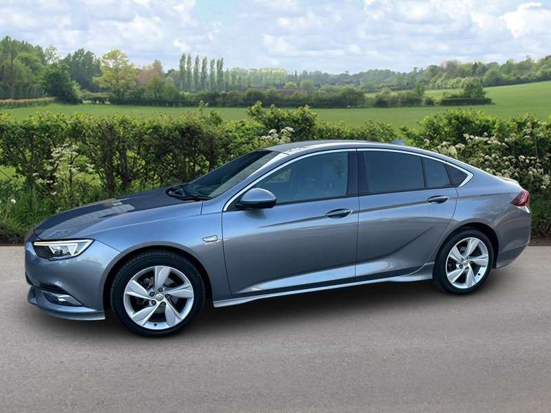 A 2017 VAUXHALL INSIGNIA GRAND SPORT SRI VX-LINE NAV A 2017 VAUXHALL INSIGNIA GRAND SPORT SRI VX-LINE NAV