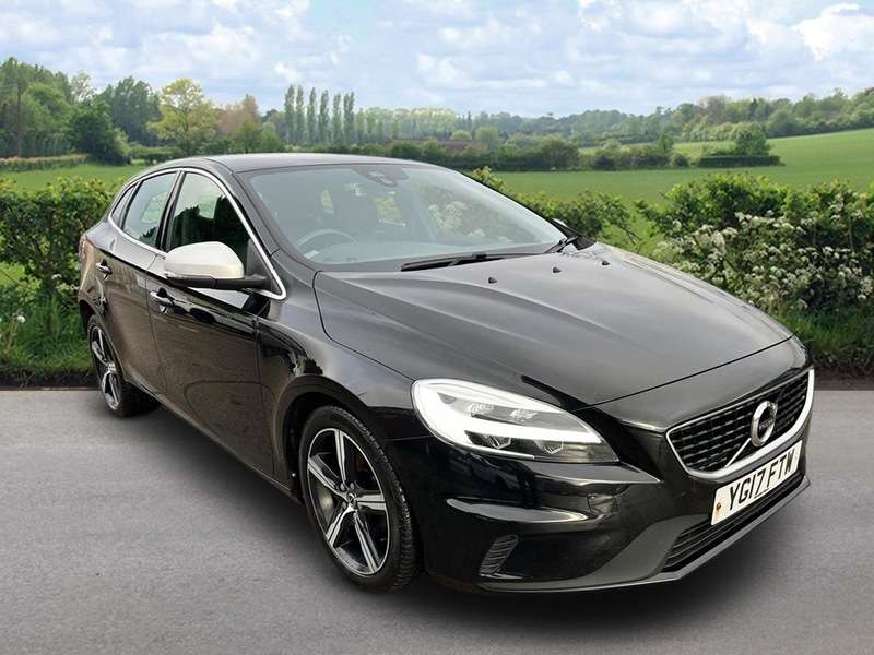 2017 VOLVO V40 2017 VOLVO V40