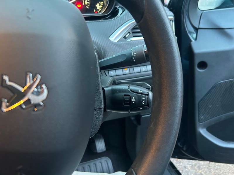 2017 PEUGEOT 2008 2017 PEUGEOT 2008