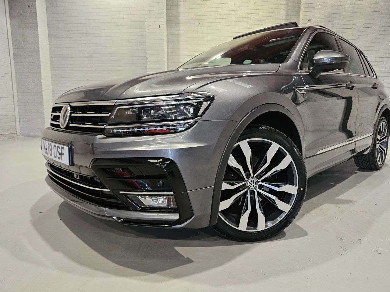 A 2018 VOLKSWAGEN TIGUAN 2.0 TDI R-Line SUV 5dr Diesel Manual 4Motion Euro 6 (s/s) (150 ps) A 2018 VOLKSWAGEN TIGUAN 2.0 TDI R-Line SUV 5dr Diesel Manual 4Motion Euro 6 (s/s) (150 ps)