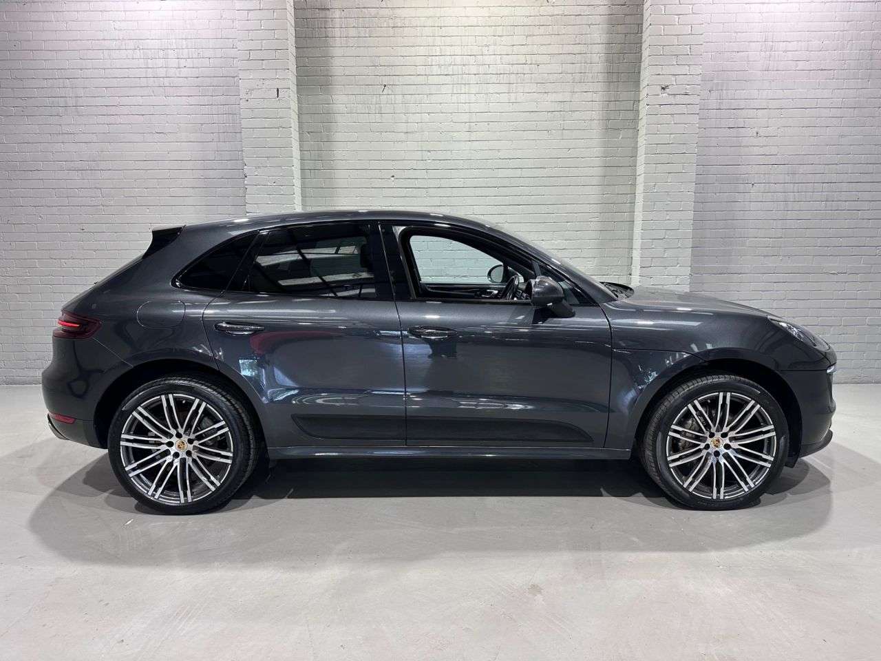 2017 PORSCHE MACAN 2017 PORSCHE MACAN