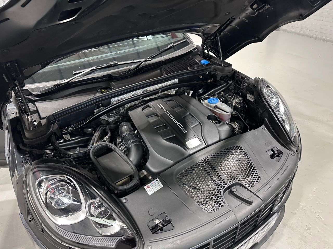 2017 PORSCHE MACAN 2017 PORSCHE MACAN