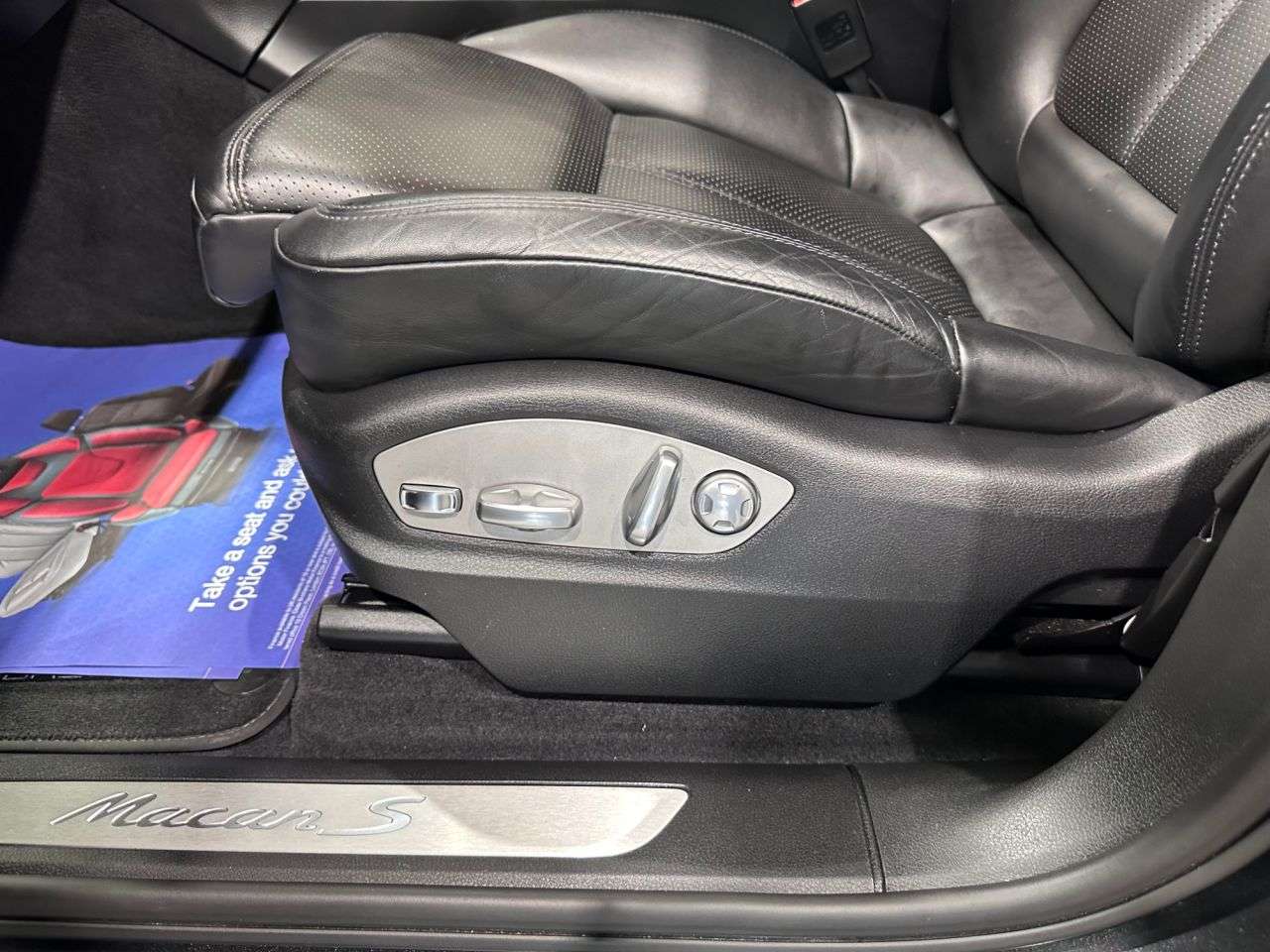 2017 PORSCHE MACAN 2017 PORSCHE MACAN