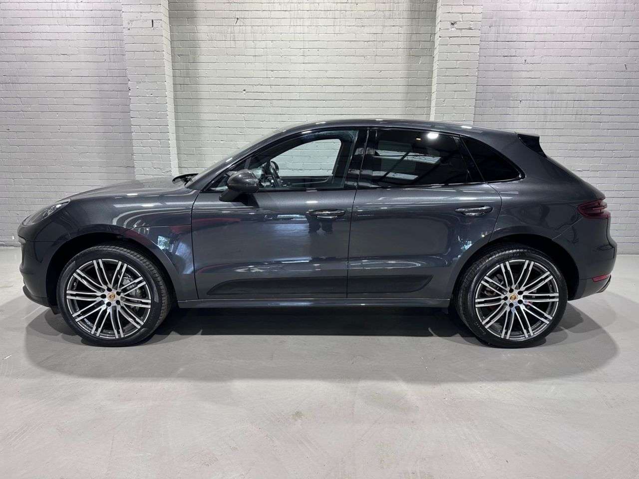 2017 PORSCHE MACAN 2017 PORSCHE MACAN
