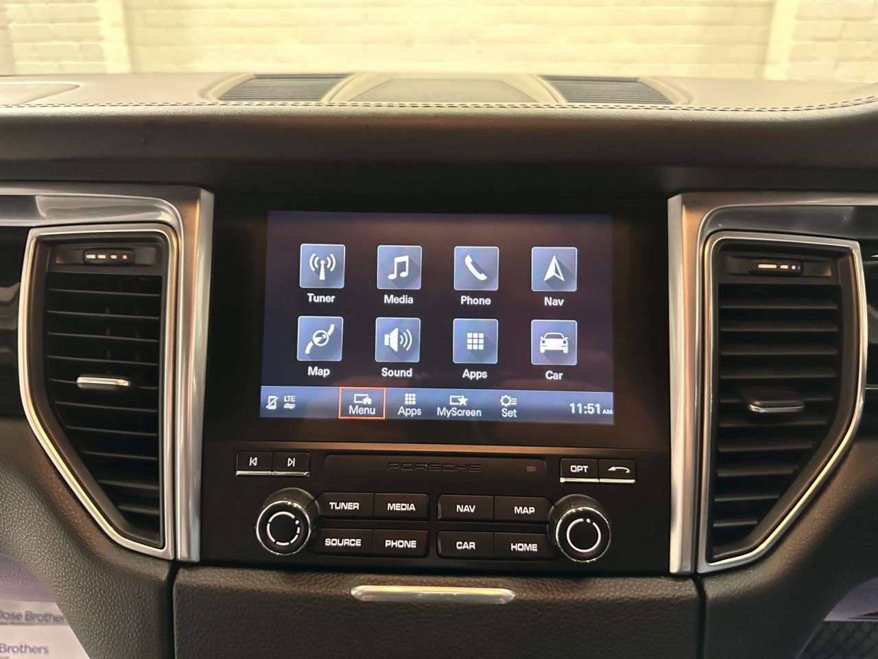 2017 PORSCHE MACAN 2017 PORSCHE MACAN