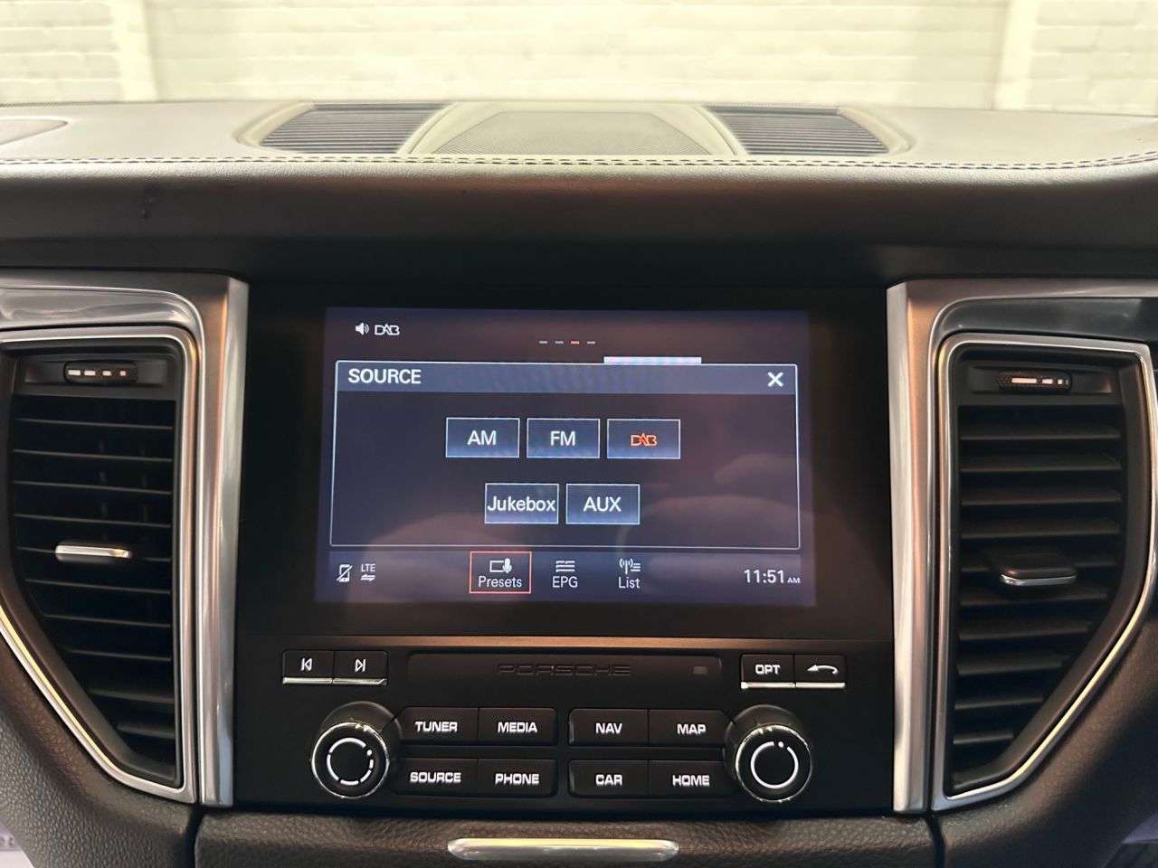 2017 PORSCHE MACAN 2017 PORSCHE MACAN