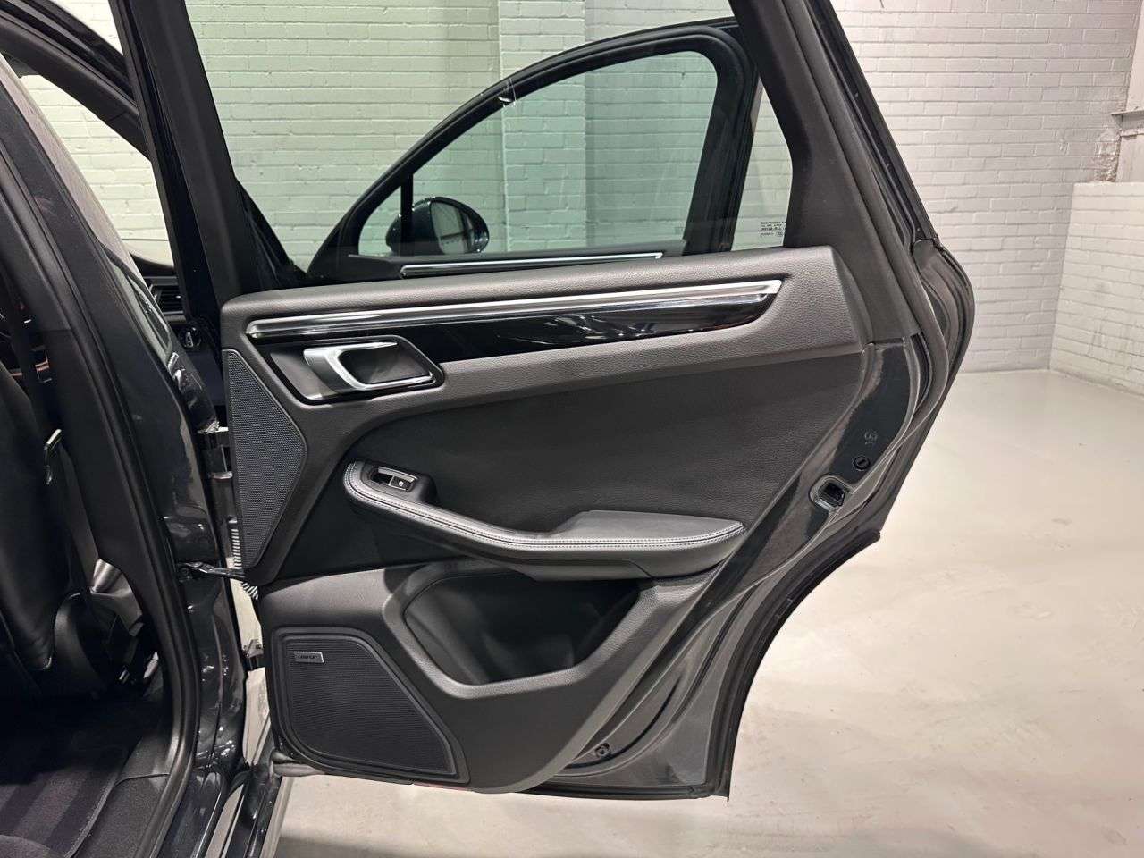 2017 PORSCHE MACAN 2017 PORSCHE MACAN