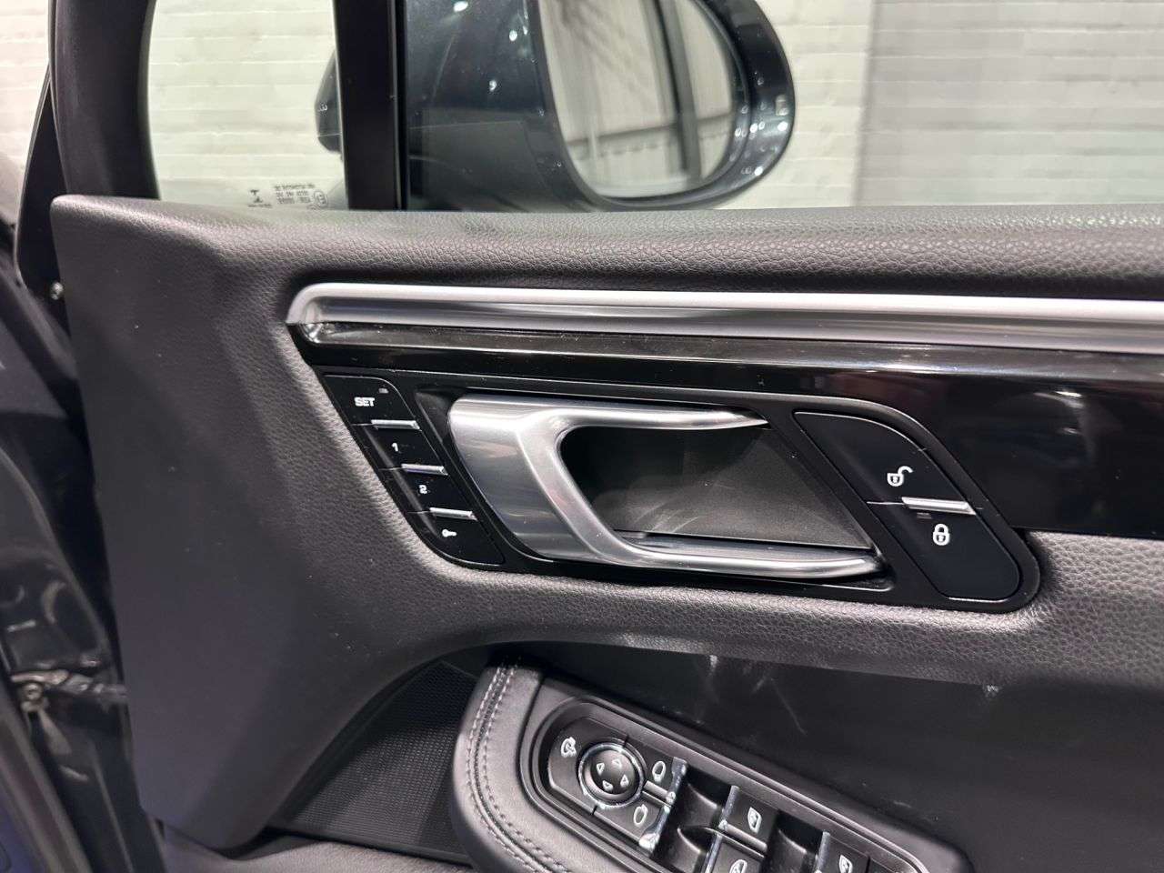 2017 PORSCHE MACAN 2017 PORSCHE MACAN