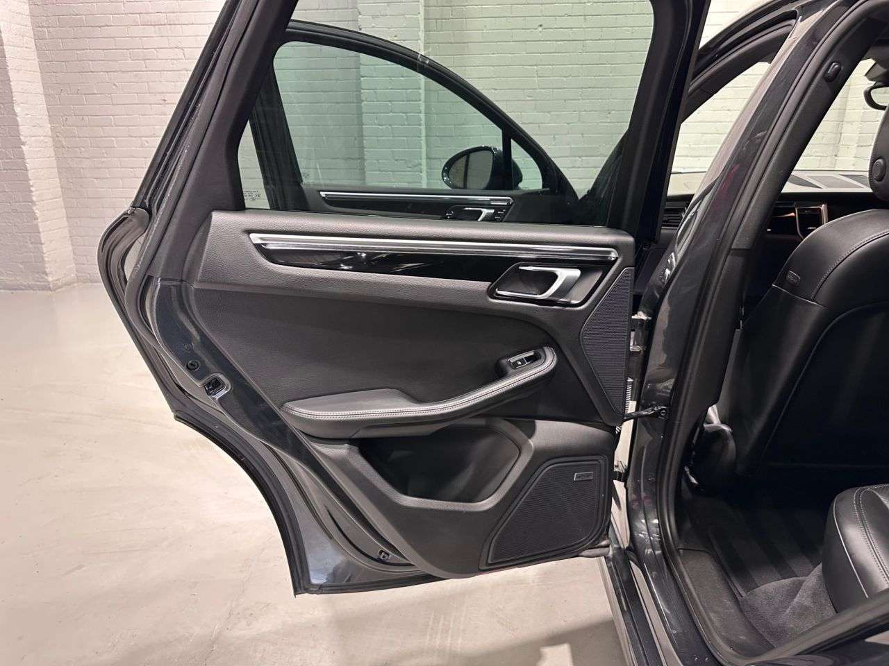 2017 PORSCHE MACAN 2017 PORSCHE MACAN