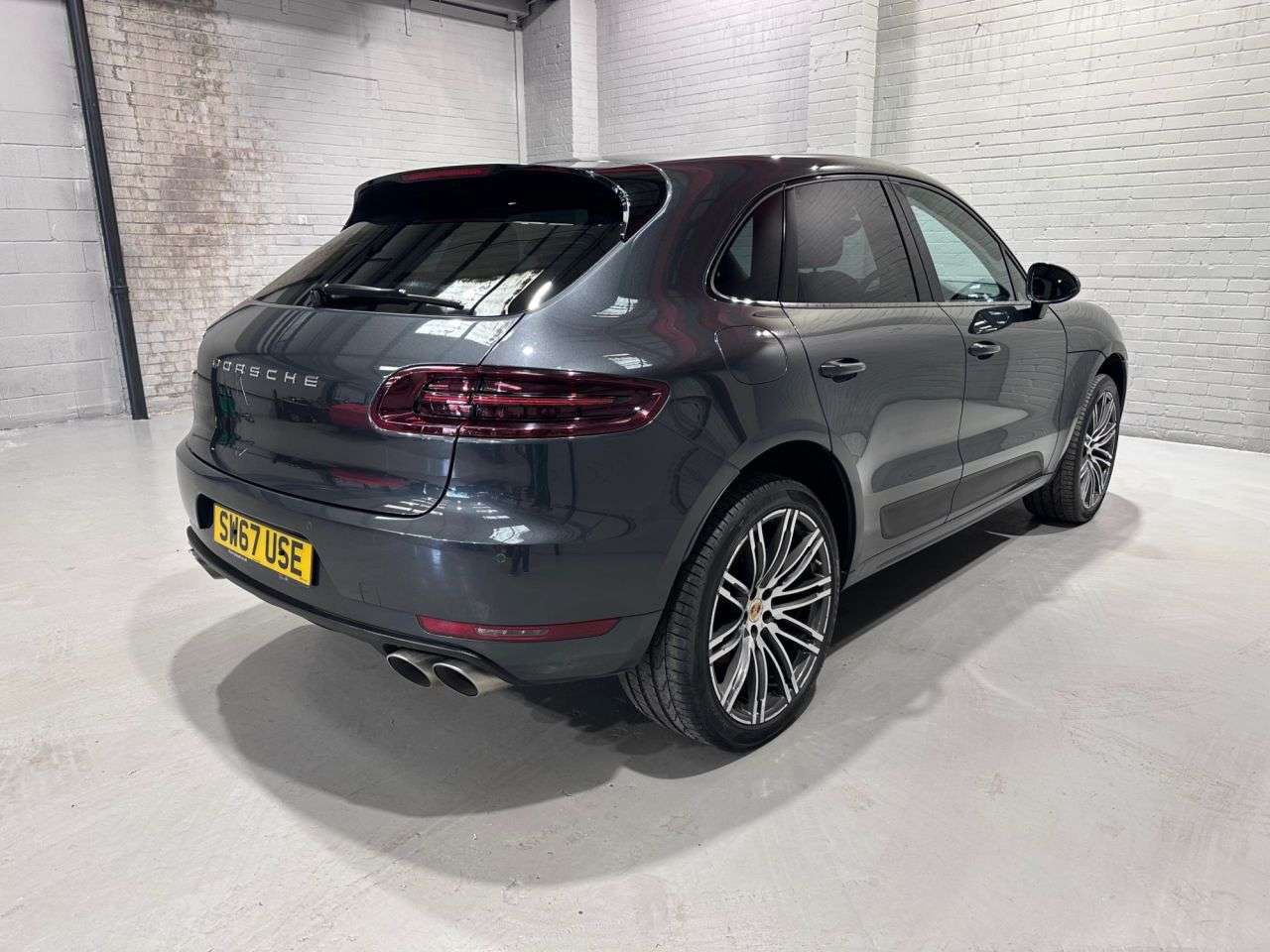 2017 PORSCHE MACAN 2017 PORSCHE MACAN