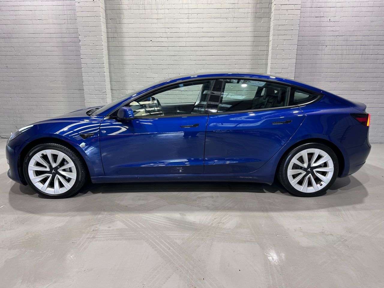 A 2020 TESLA MODEL 3 (Dual Motor) Long Range Saloon 4dr Electric Auto 4WDE (346 ps) A 2020 TESLA MODEL 3 (Dual Motor) Long Range Saloon 4dr Electric Auto 4WDE (346 ps)