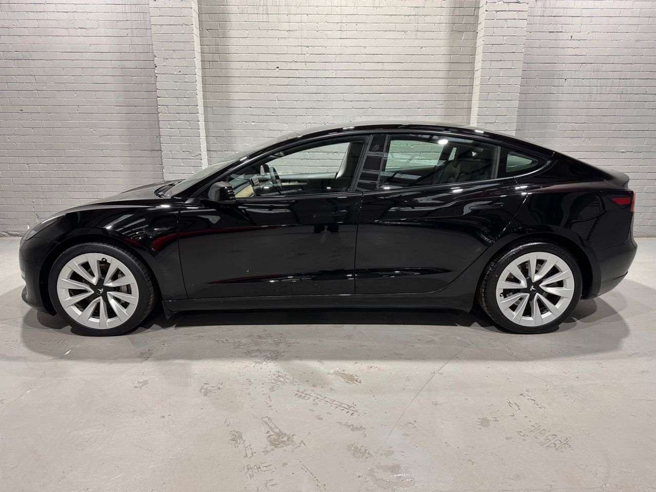 A 2021 TESLA MODEL 3 (Dual Motor) Long Range Saloon 4dr Electric Auto 4WDE (346 ps) A 2021 TESLA MODEL 3 (Dual Motor) Long Range Saloon 4dr Electric Auto 4WDE (346 ps)