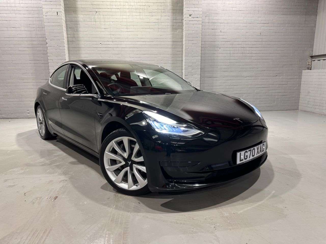 A 2020 TESLA MODEL 3 Standard Range Plus Saloon 4dr Electric Auto RWD (241 bhp) A 2020 TESLA MODEL 3 Standard Range Plus Saloon 4dr Electric Auto RWD (241 bhp)