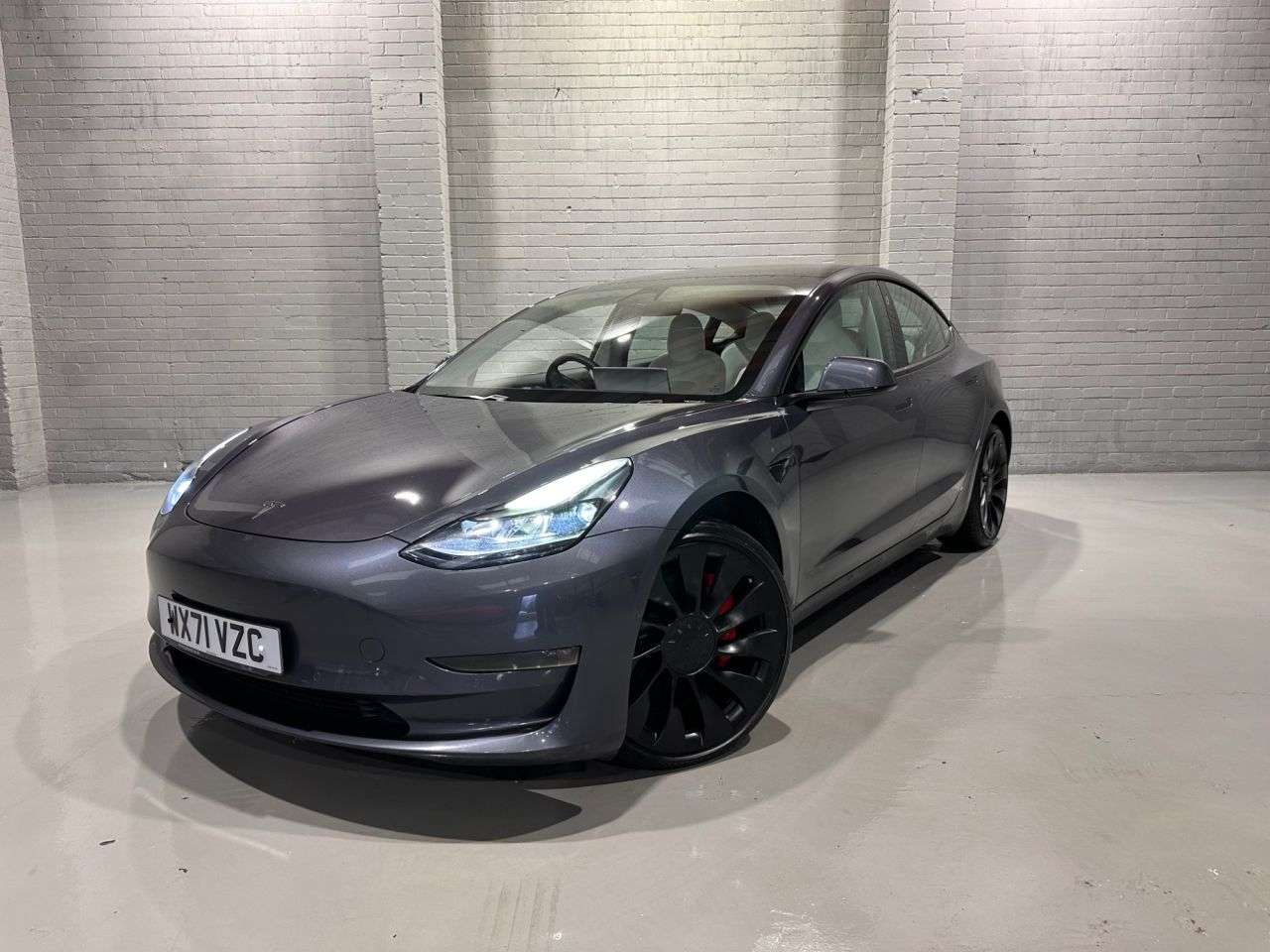 A 2021 TESLA MODEL 3 (Dual Motor) Performance Saloon 4dr Electric Auto 4WDE (Performance Upgrade A 2021 TESLA MODEL 3 (Dual Motor) Performance Saloon 4dr Electric Auto 4WDE (Performance Upgrade