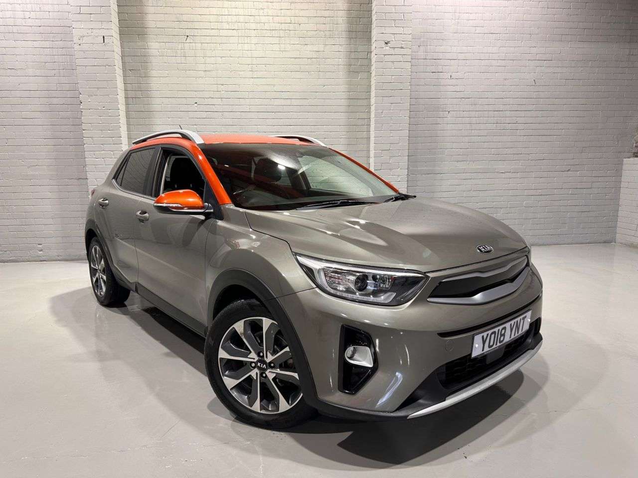 A 2018 KIA STONIC 1.6 CRDi First Edition SUV 5dr Diesel Manual Euro 6 (s/s) (108 bhp) A 2018 KIA STONIC 1.6 CRDi First Edition SUV 5dr Diesel Manual Euro 6 (s/s) (108 bhp)