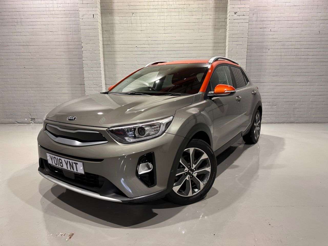 A 2018 KIA STONIC 1.6 CRDi First Edition SUV 5dr Diesel Manual Euro 6 (s/s) (108 bhp) A 2018 KIA STONIC 1.6 CRDi First Edition SUV 5dr Diesel Manual Euro 6 (s/s) (108 bhp)