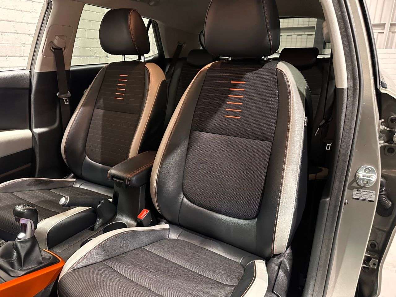 2018 KIA STONIC 2018 KIA STONIC