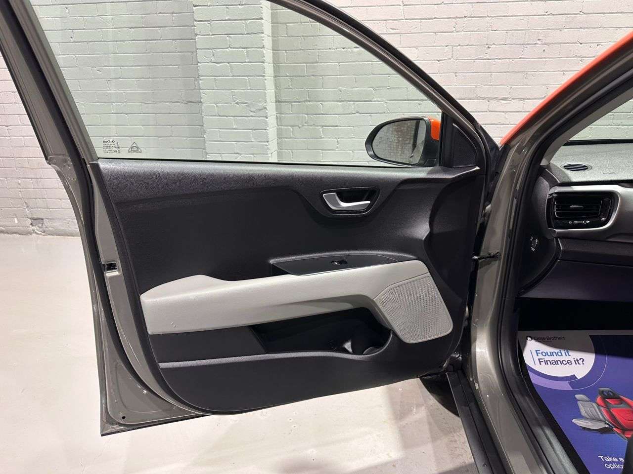 2018 KIA STONIC 2018 KIA STONIC