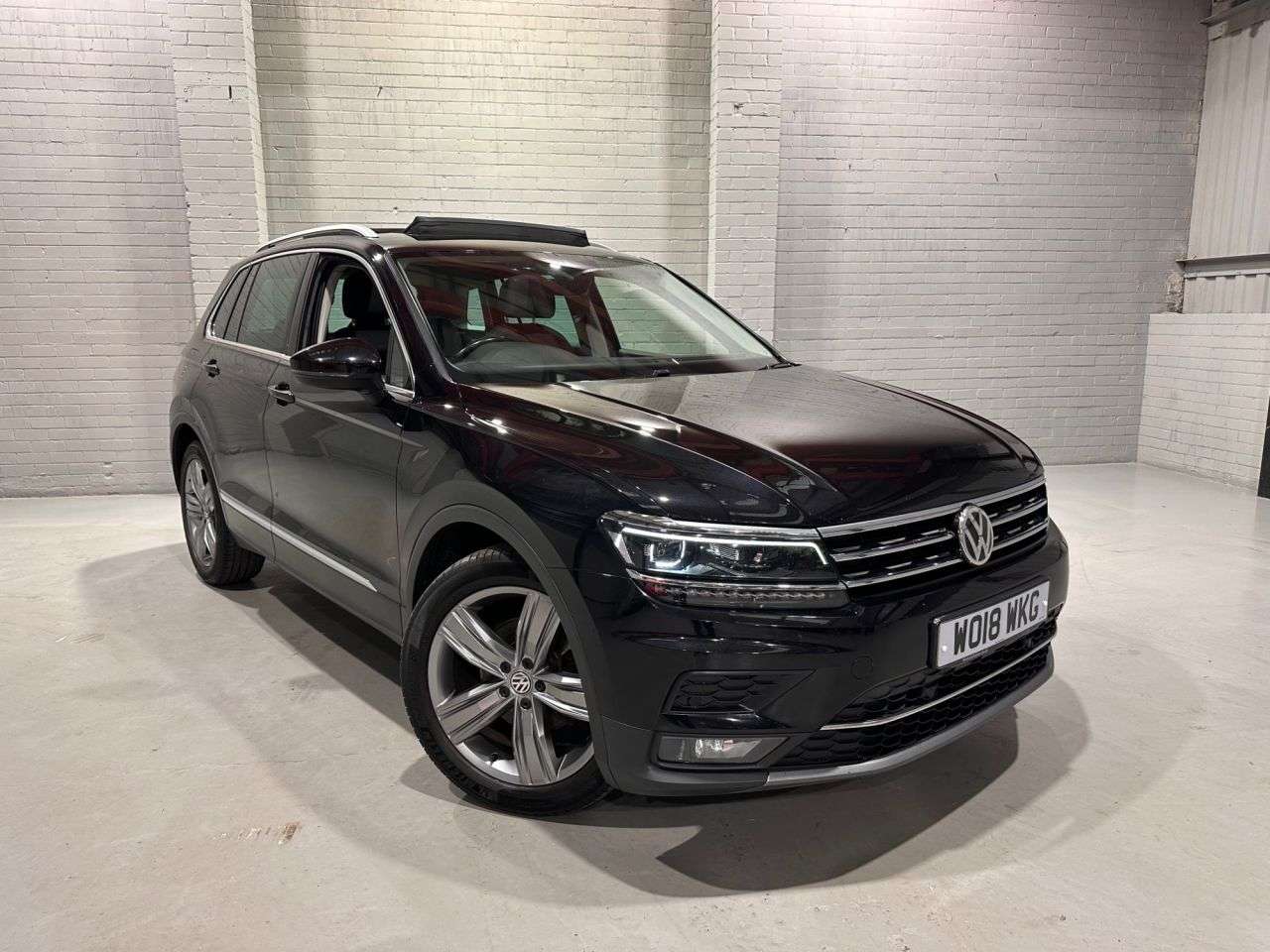 A 2018 VOLKSWAGEN TIGUAN 2.0 TDI SEL SUV 5dr Diesel Manual Euro 6 (s/s) (150 ps) A 2018 VOLKSWAGEN TIGUAN 2.0 TDI SEL SUV 5dr Diesel Manual Euro 6 (s/s) (150 ps)
