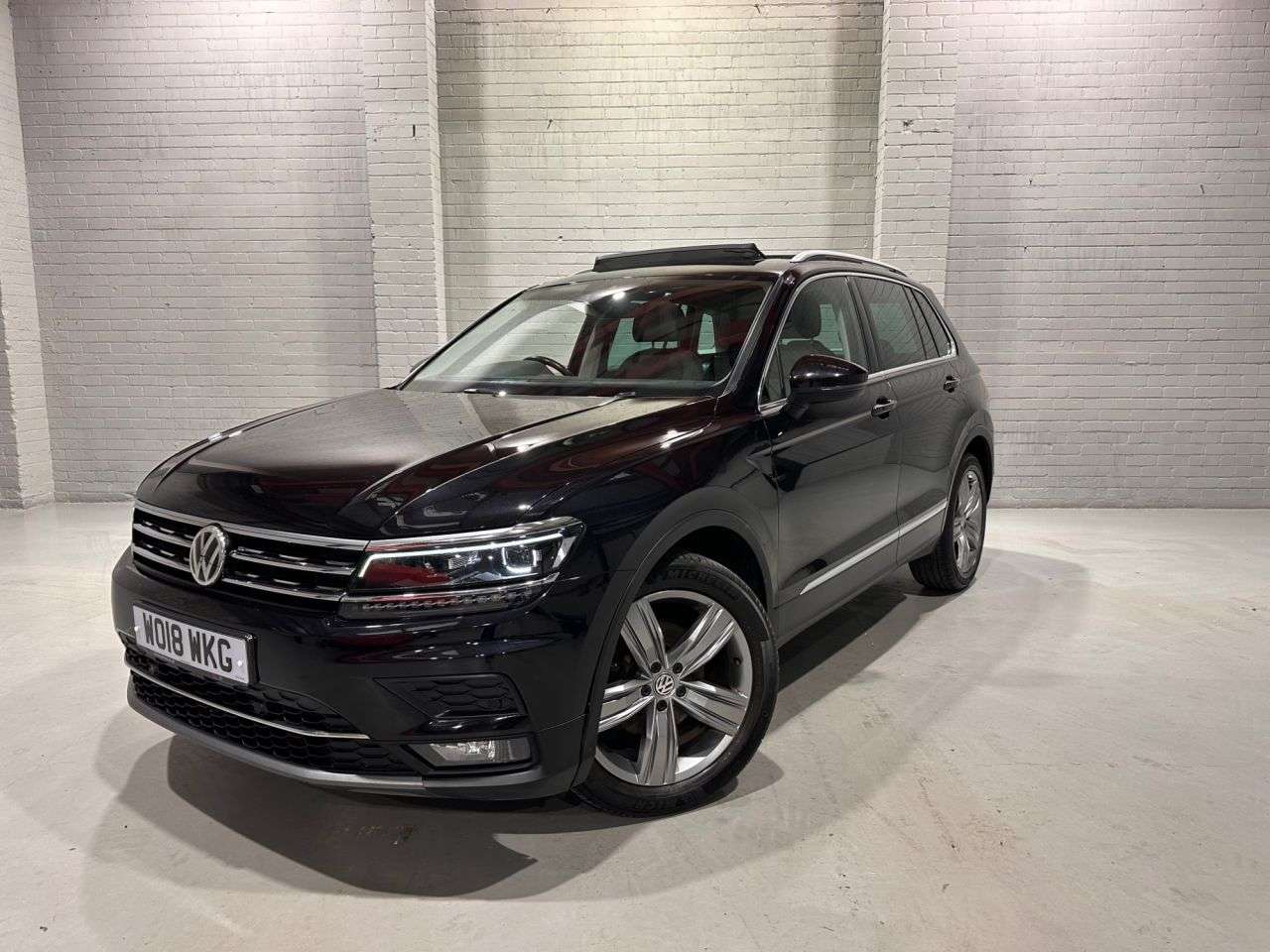 A 2018 VOLKSWAGEN TIGUAN 2.0 TDI SEL SUV 5dr Diesel Manual Euro 6 (s/s) (150 ps) A 2018 VOLKSWAGEN TIGUAN 2.0 TDI SEL SUV 5dr Diesel Manual Euro 6 (s/s) (150 ps)