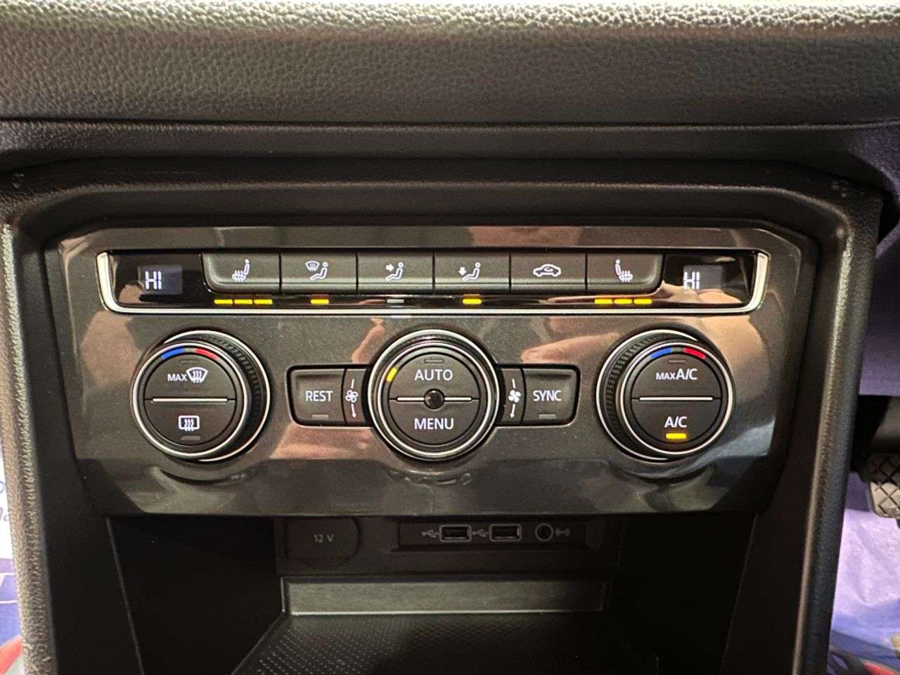 2018 VOLKSWAGEN TIGUAN 2018 VOLKSWAGEN TIGUAN