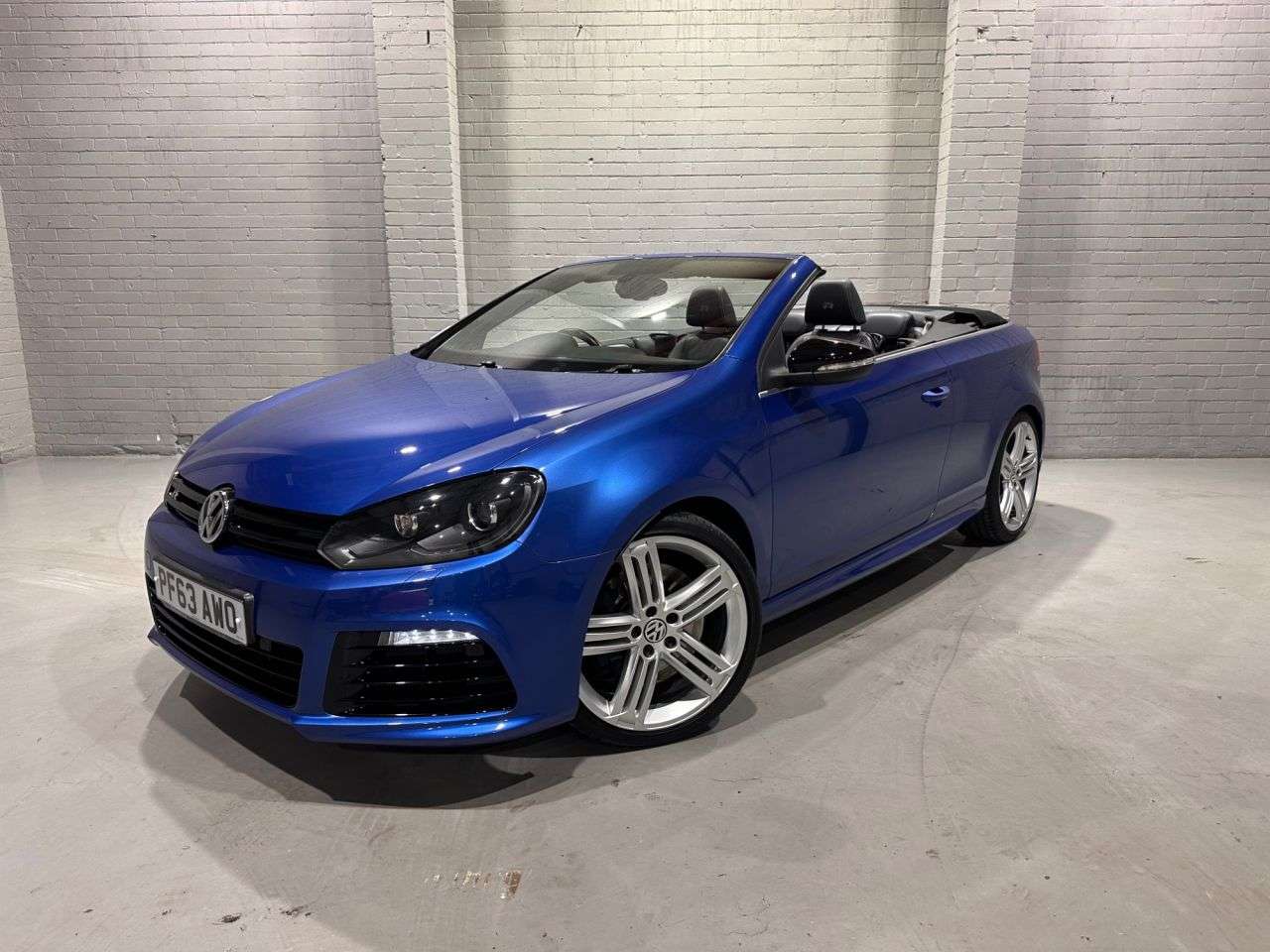 A 2013 VOLKSWAGEN GOLF 2.0 TSI R Cabriolet 2dr Petrol DSG Euro 5 (265 ps) A 2013 VOLKSWAGEN GOLF 2.0 TSI R Cabriolet 2dr Petrol DSG Euro 5 (265 ps)