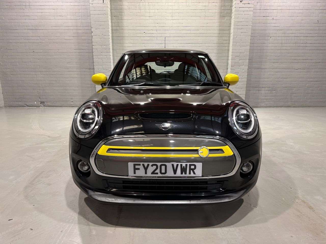 A 2020 MINI ELECTRIC HATCH Cooper SE 32.6kWh Level 2 Hatchback 3dr Electric Auto (184 ps) A 2020 MINI ELECTRIC HATCH Cooper SE 32.6kWh Level 2 Hatchback 3dr Electric Auto (184 ps)