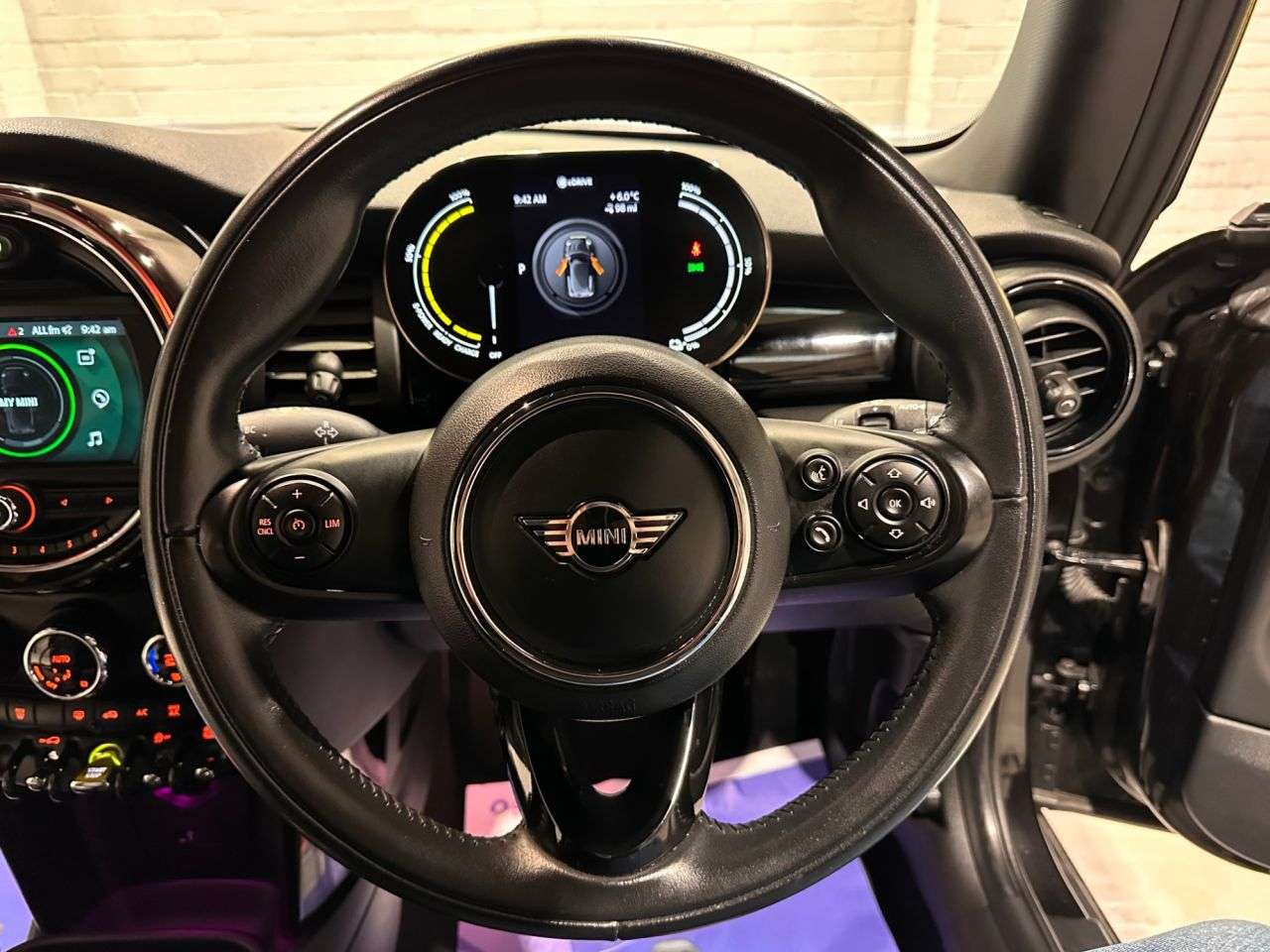 2020 MINI ELECTRIC HATCH 2020 MINI ELECTRIC HATCH