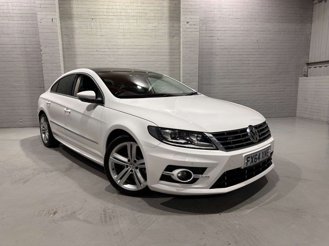 A 2014 VOLKSWAGEN CC 2.0 TDI BlueMotion Tech R-Line Saloon 4dr Diesel DSG Euro 5 (s/s) (177 ps) A 2014 VOLKSWAGEN CC 2.0 TDI BlueMotion Tech R-Line Saloon 4dr Diesel DSG Euro 5 (s/s) (177 ps)