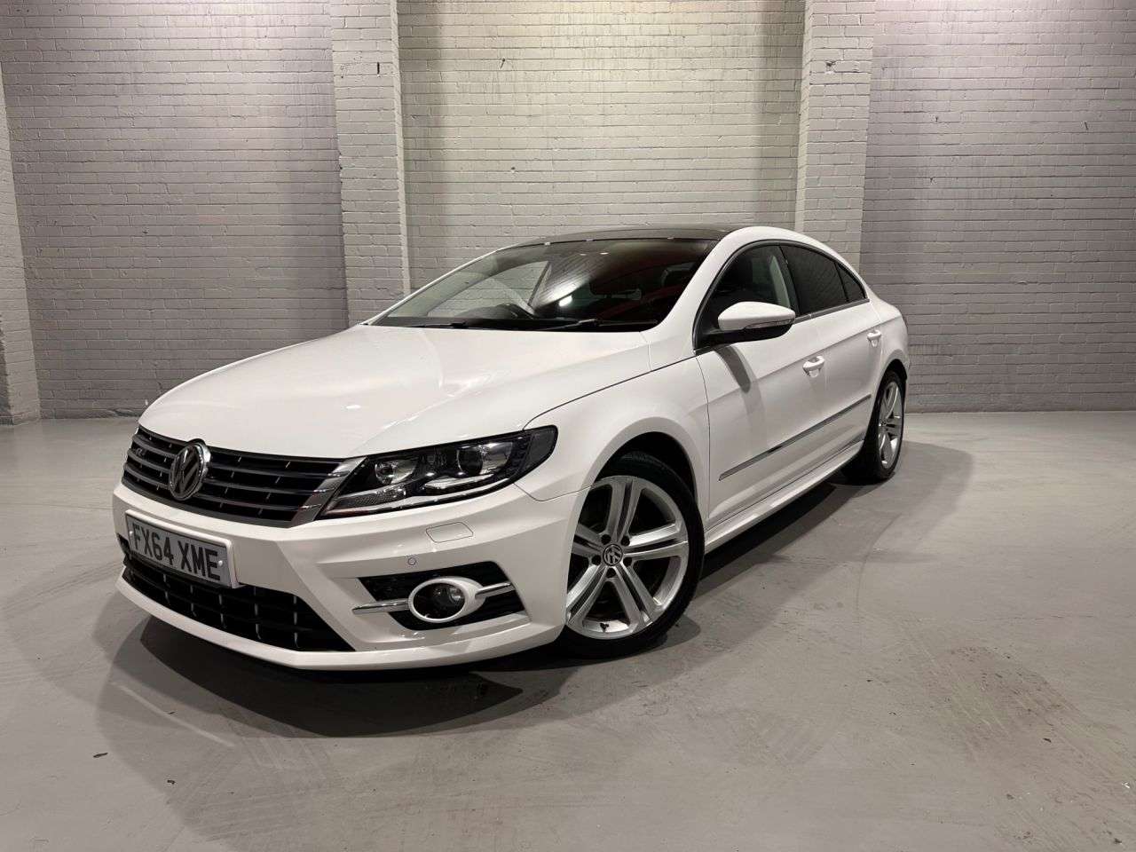A 2014 VOLKSWAGEN CC 2.0 TDI BlueMotion Tech R-Line Saloon 4dr Diesel DSG Euro 5 (s/s) (177 ps) A 2014 VOLKSWAGEN CC 2.0 TDI BlueMotion Tech R-Line Saloon 4dr Diesel DSG Euro 5 (s/s) (177 ps)