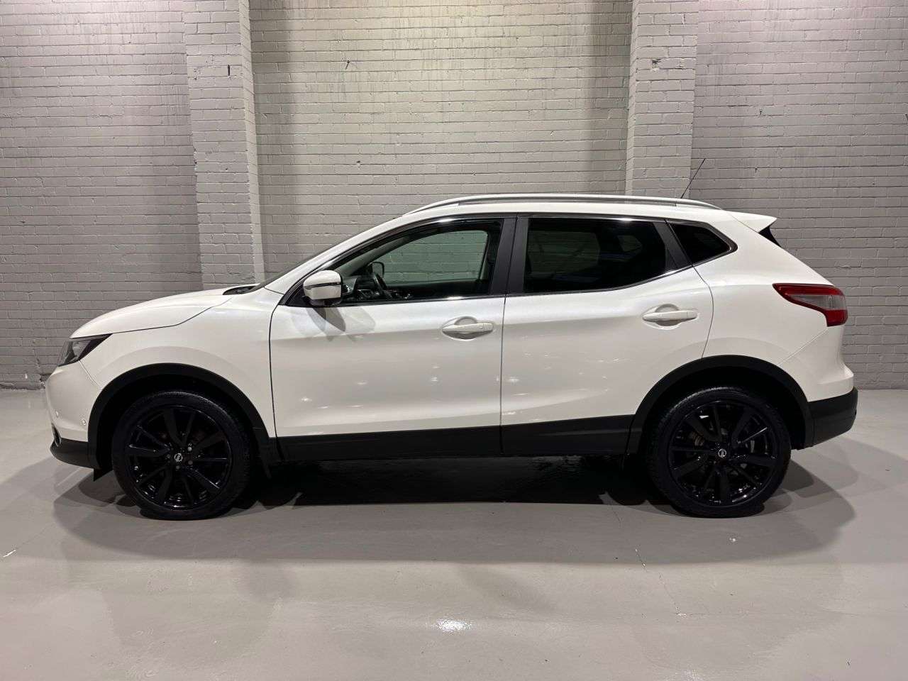 A 2016 NISSAN QASHQAI 1.6 dCi Tekna SUV 5dr Diesel XTRON 2WD Euro 6 (s/s) (130 ps) A 2016 NISSAN QASHQAI 1.6 dCi Tekna SUV 5dr Diesel XTRON 2WD Euro 6 (s/s) (130 ps)