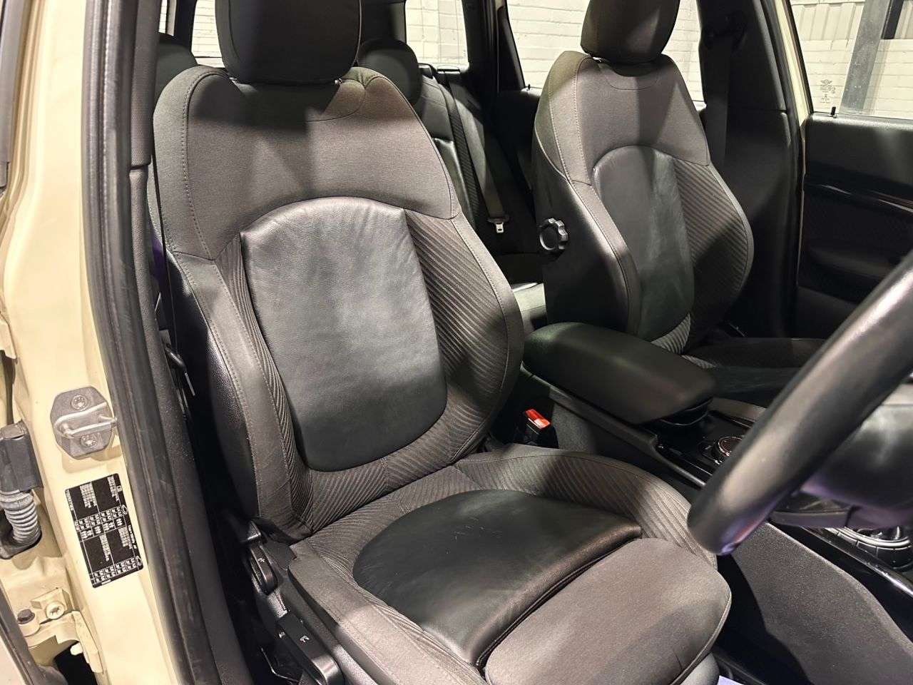 2016 MINI CLUBMAN 2016 MINI CLUBMAN