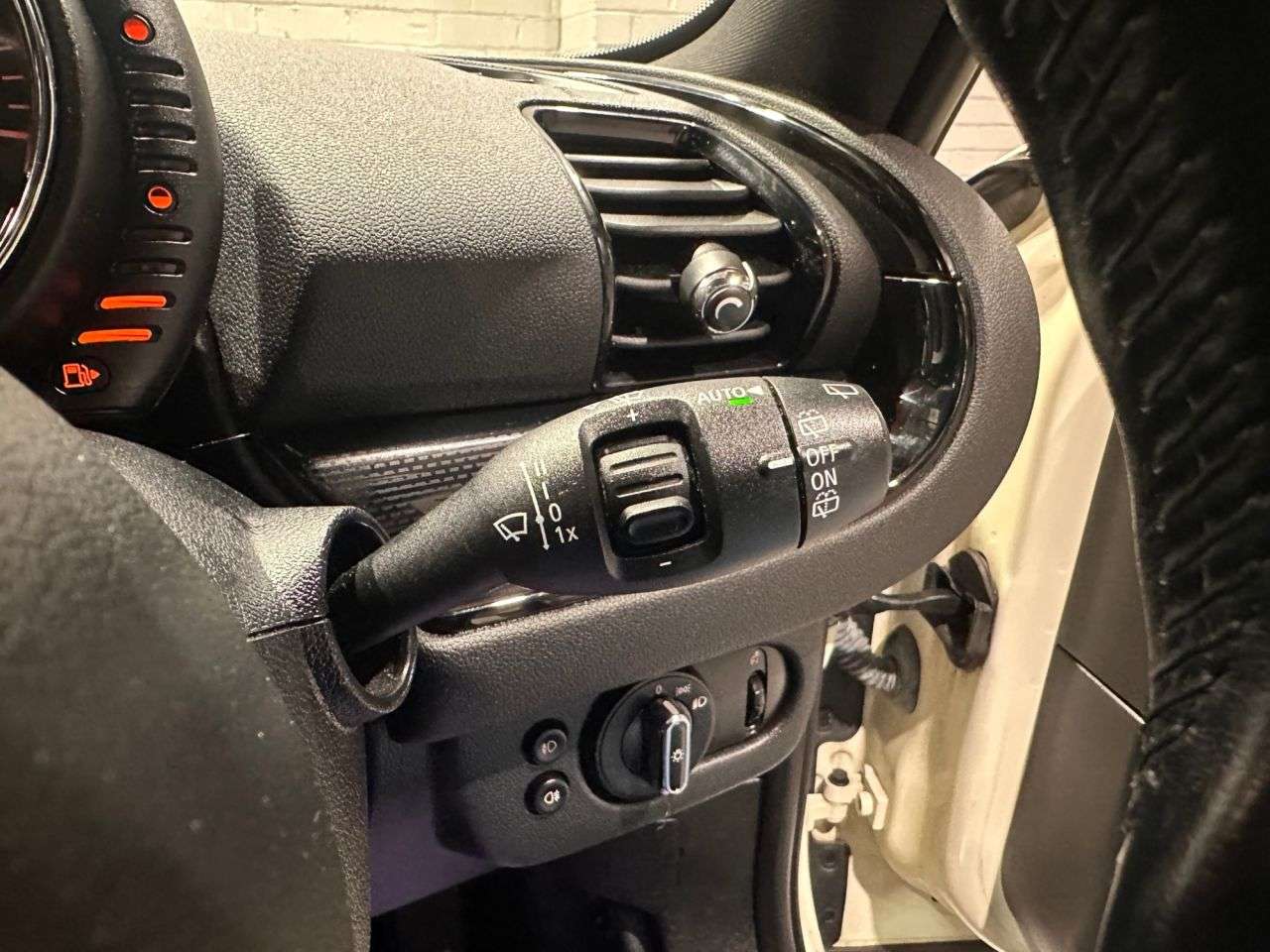 2016 MINI CLUBMAN 2016 MINI CLUBMAN