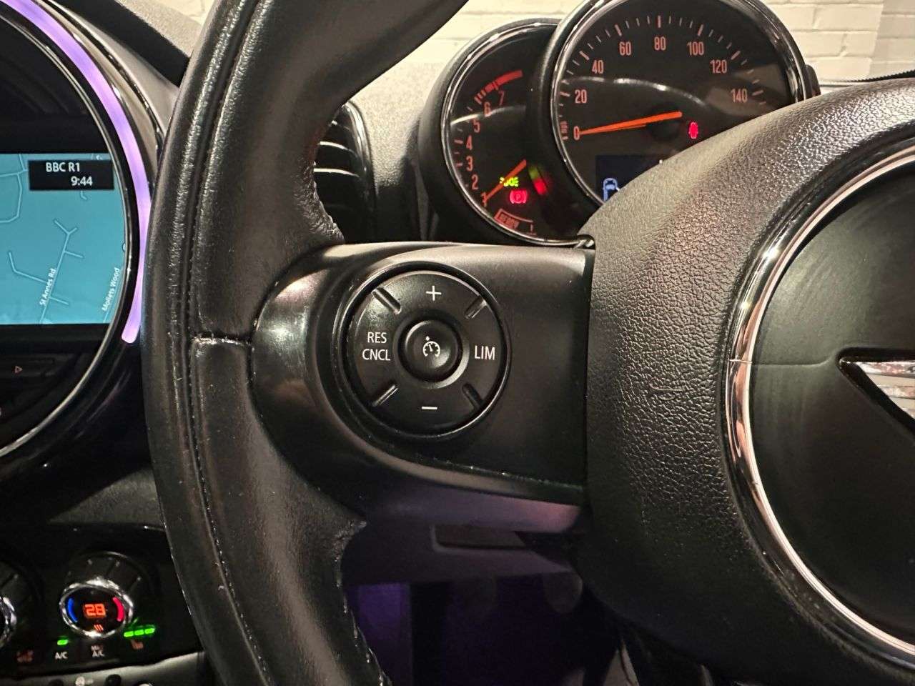 2016 MINI CLUBMAN 2016 MINI CLUBMAN