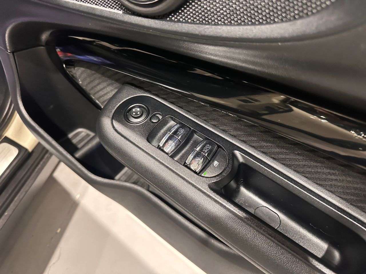 2016 MINI CLUBMAN 2016 MINI CLUBMAN