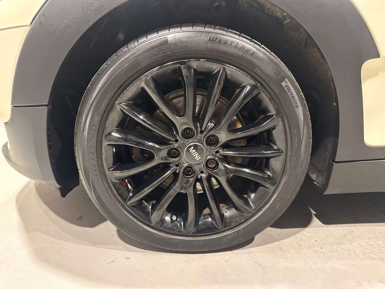 2016 MINI CLUBMAN 2016 MINI CLUBMAN