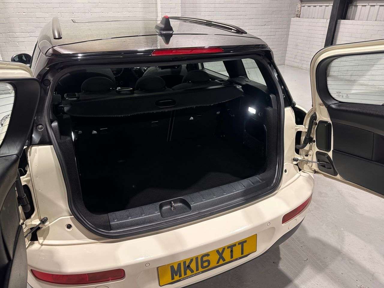 2016 MINI CLUBMAN 2016 MINI CLUBMAN