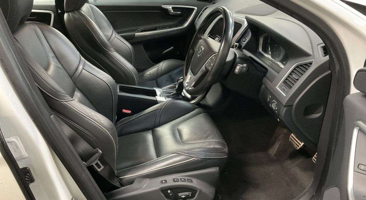 2017 VOLVO XC60 2017 VOLVO XC60