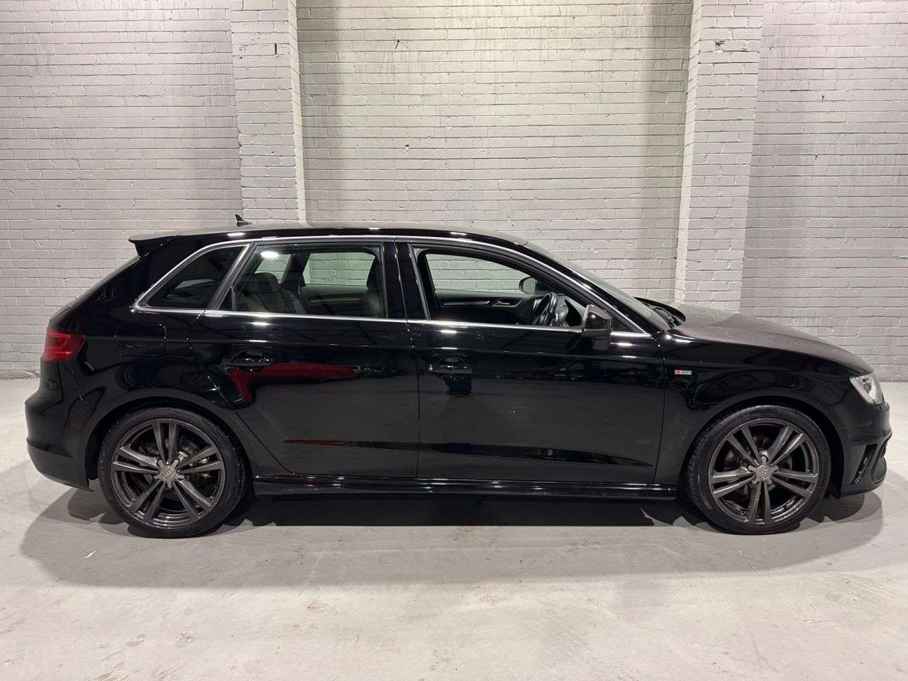 A 2014 AUDI A3 2.0 TDI S line Sportback 5dr Diesel Manual Euro 5 (s/s) (150 ps) A 2014 AUDI A3 2.0 TDI S line Sportback 5dr Diesel Manual Euro 5 (s/s) (150 ps)