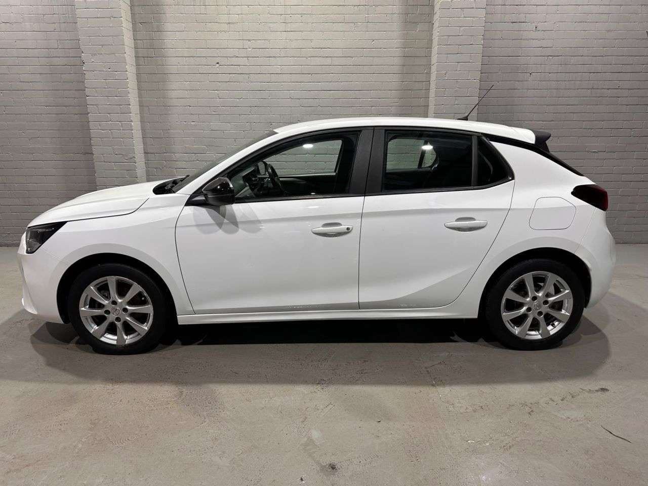 A 2022 VAUXHALL CORSA 1.2 Design Hatchback 5dr Petrol Manual Euro 6 (75 ps) A 2022 VAUXHALL CORSA 1.2 Design Hatchback 5dr Petrol Manual Euro 6 (75 ps)