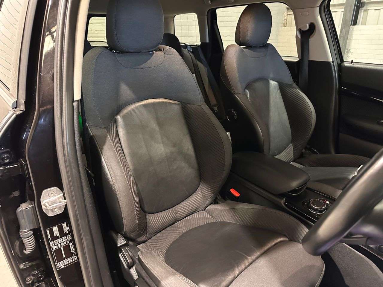 2017 MINI CLUBMAN 2017 MINI CLUBMAN