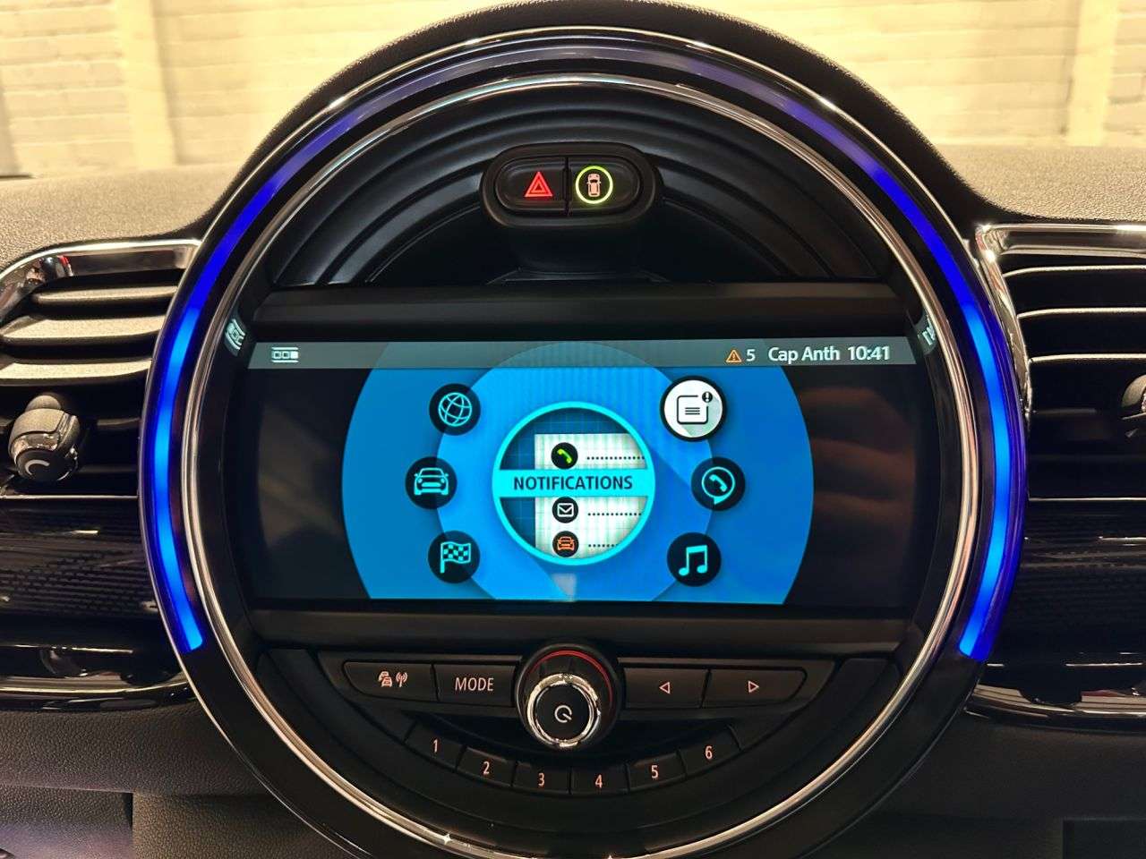 2017 MINI CLUBMAN 2017 MINI CLUBMAN