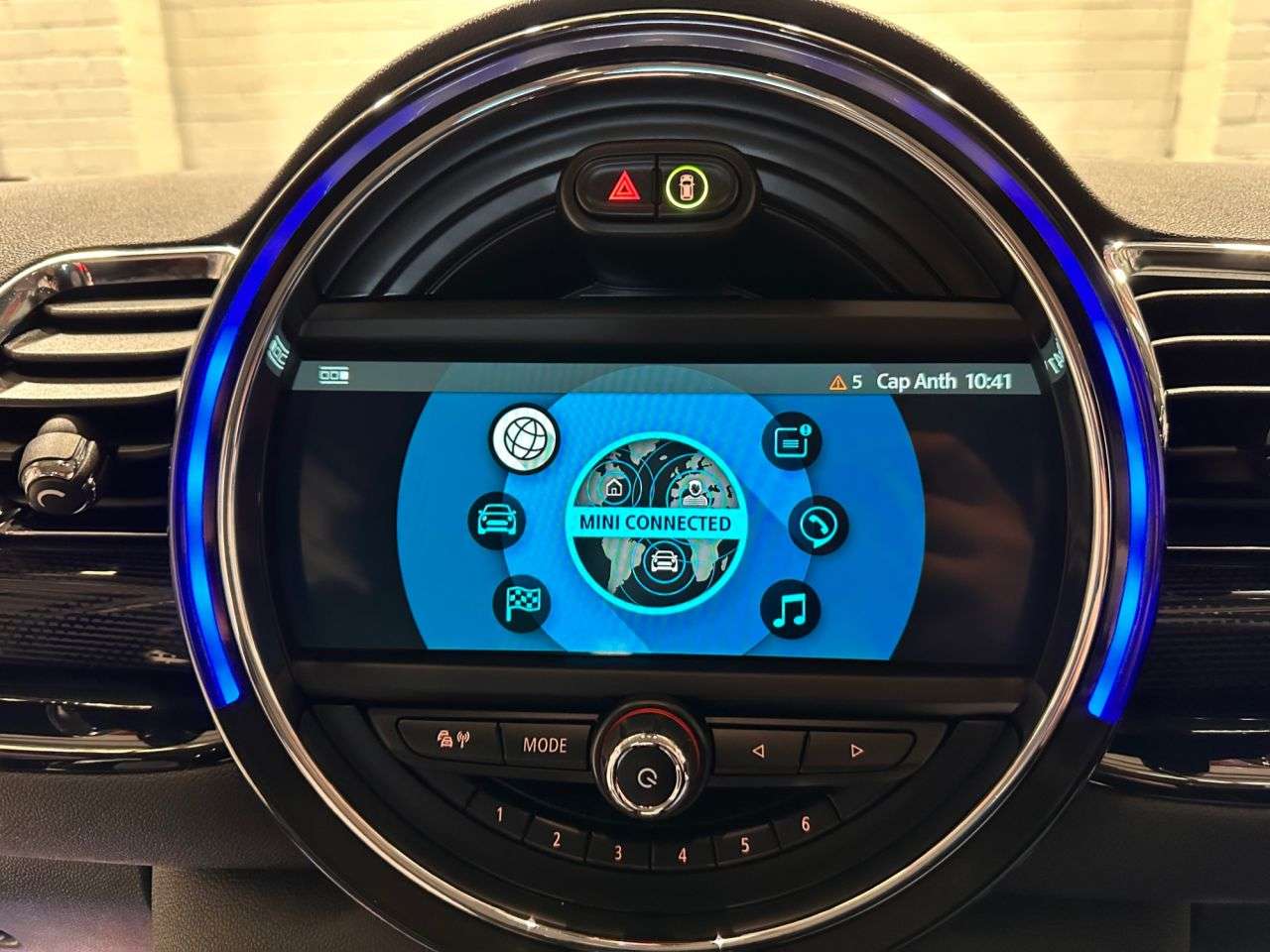 2017 MINI CLUBMAN 2017 MINI CLUBMAN