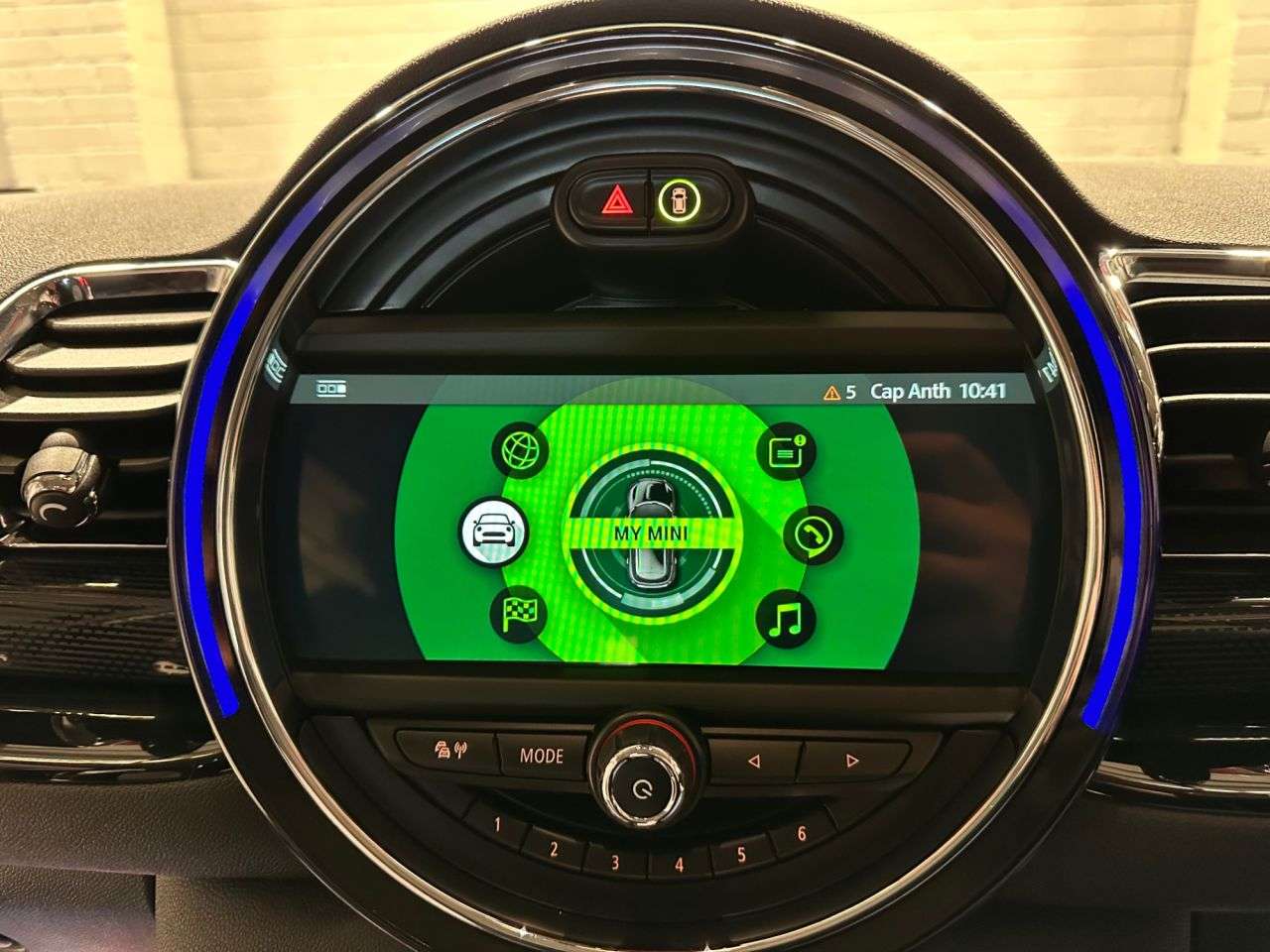 2017 MINI CLUBMAN 2017 MINI CLUBMAN